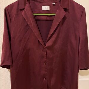 Wilfred Aritzia Beso Satin Short Sleeve Blouse (Plum)